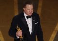 Tetes Air Mata Brendan Fraser Saat Jadi Aktor Terbaik Oscar