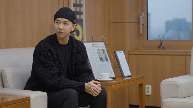 Penyanyi Korea Lee Seung-gi akan menikah dengan aktor Lee Da-in pada bulan April. (Instagram @leeseunggi.official)