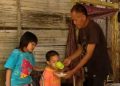 Di Rumah Reyot Berkursi Roda, Dicki Sandarkan Hidup Pada Ayah