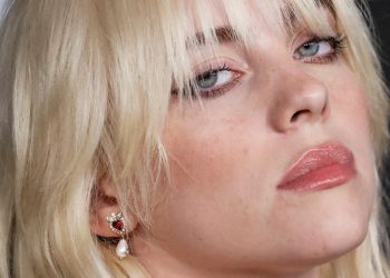 Billie Eilish Akui Otaknya Rusak karena Kecanduan Pornografi