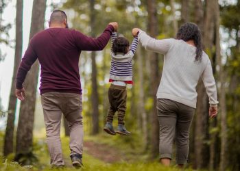 Sudah Dibuktikan Sains, 2 Kegiatan Ini Bikin Anak Cerdas