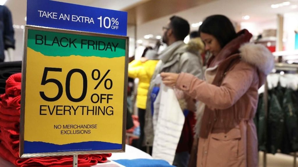 Mengenal Black Friday & Alasan Banyak Barang Diskon Gede